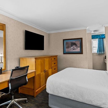 דיוויס Best Western University Lodge מראה חיצוני תמונה